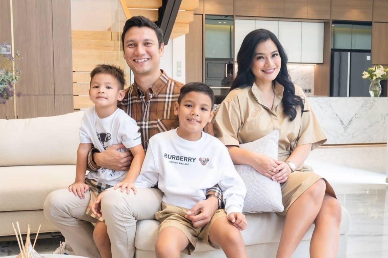 Paling Cantik di Rumah, Ini Deretan Celebrity Moms yang Punya Anak Laki-laki Semua