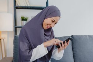 Rekomendasi Mukena Lipat dan Praktis Dibawa saat Traveling