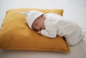 Hati-hati Menidurkan Bayi! Ini Posisi Tidur yang Berbahaya bagi Si Kecil