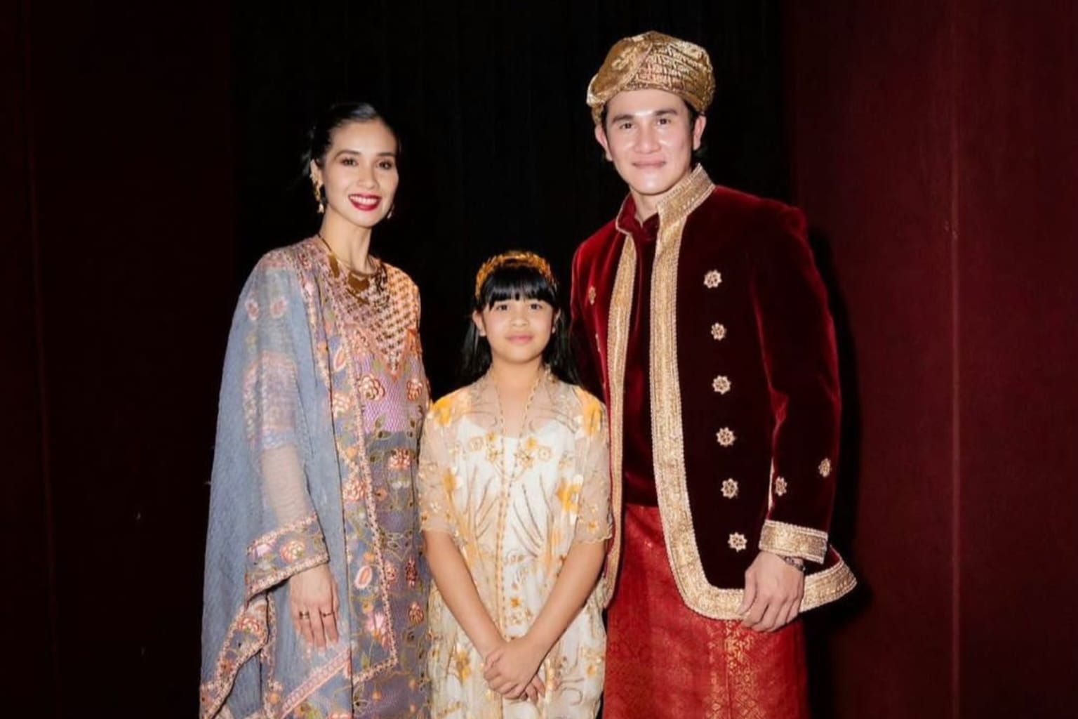 Potret Keluarga Artis saat Hadir di Gala Premiere Film Indonesia