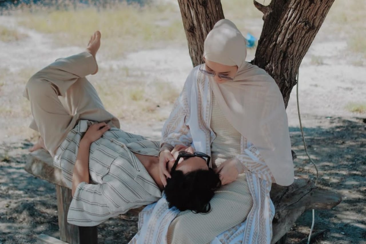 Tips mengatasi bosan dengan pasangan ala Rey Mbayang