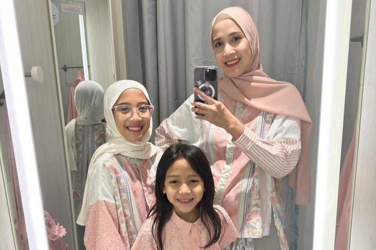 Fanny Fabriana dan putrinya