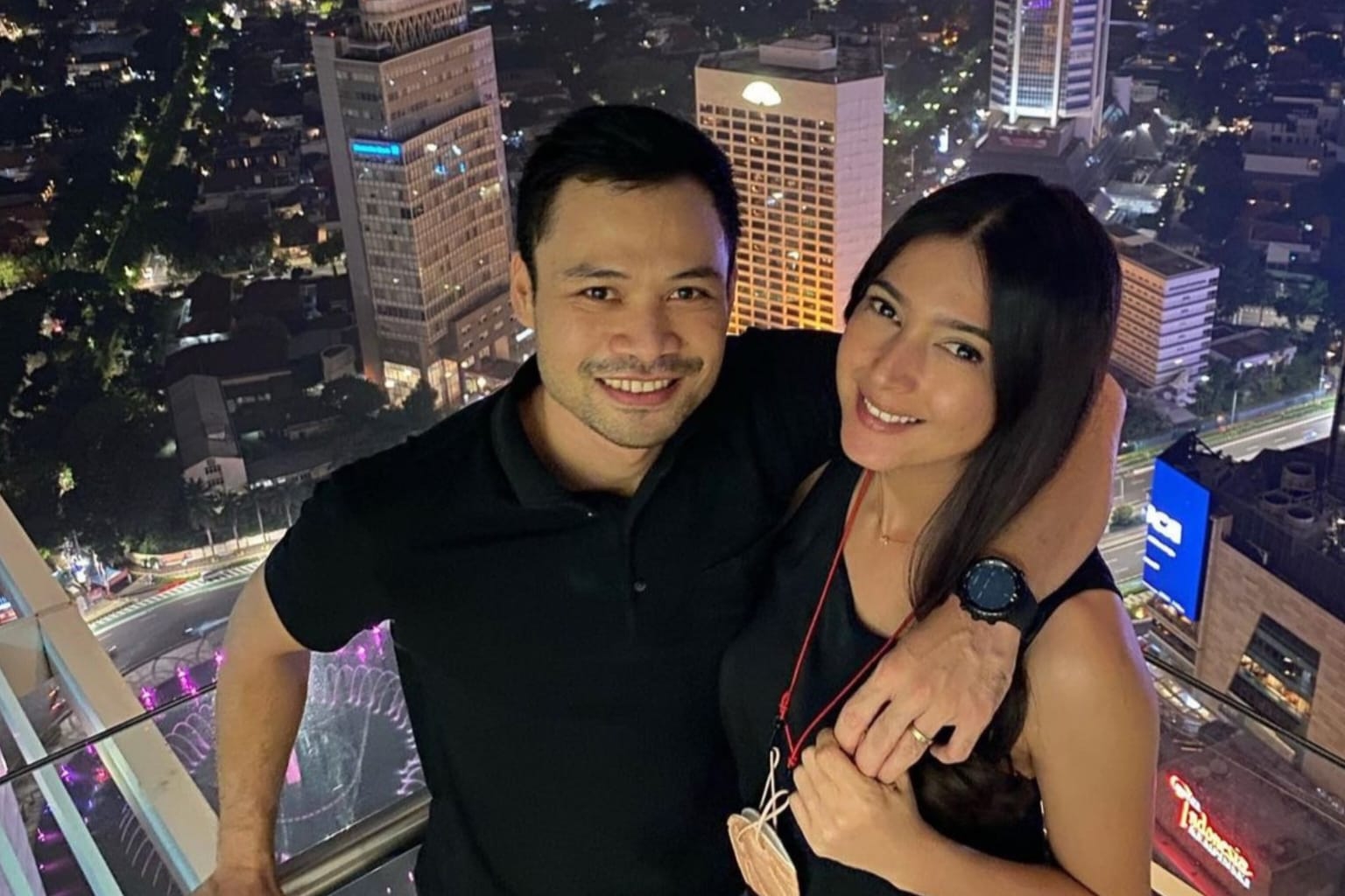 Nabila Syakieb dan Suami