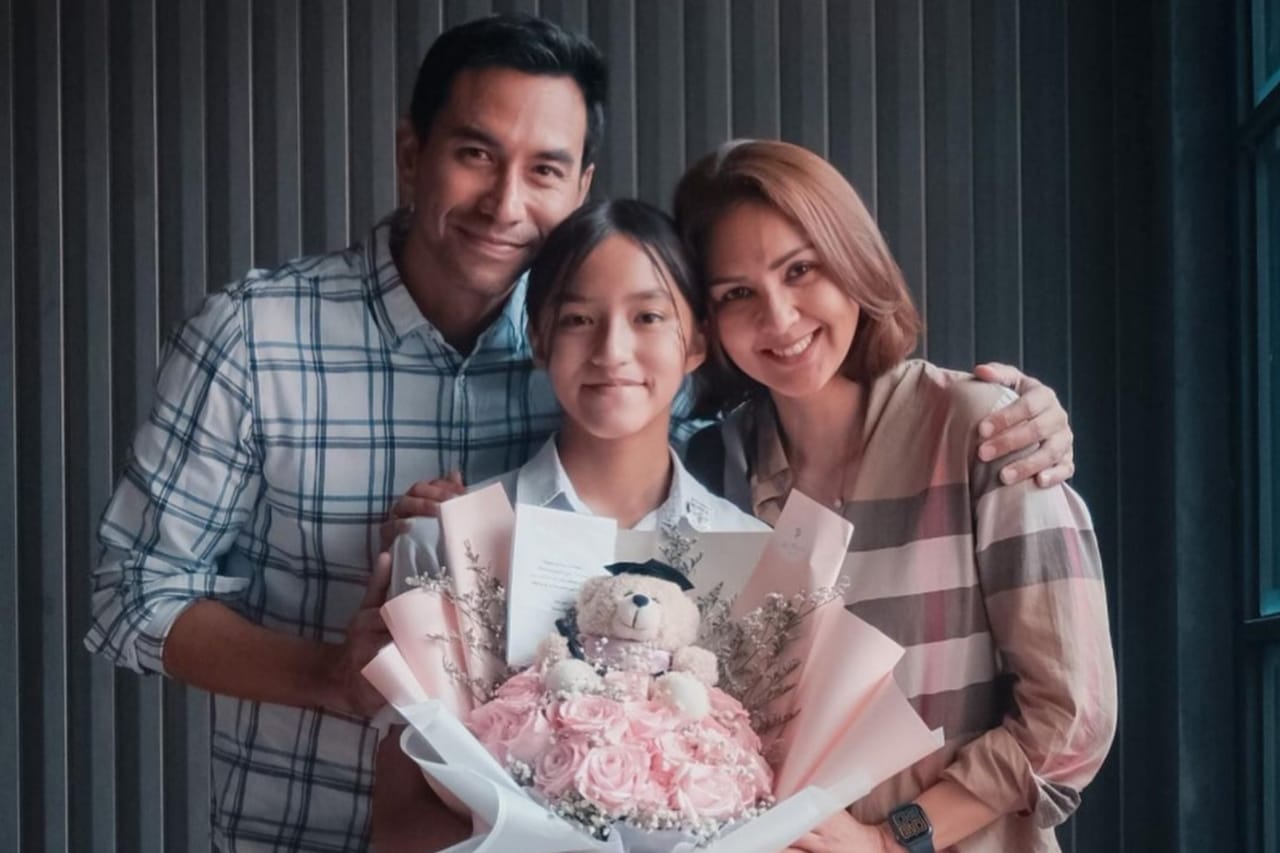 Donna Agnesia hadir di Acara Kelulusan Sekolah Anak