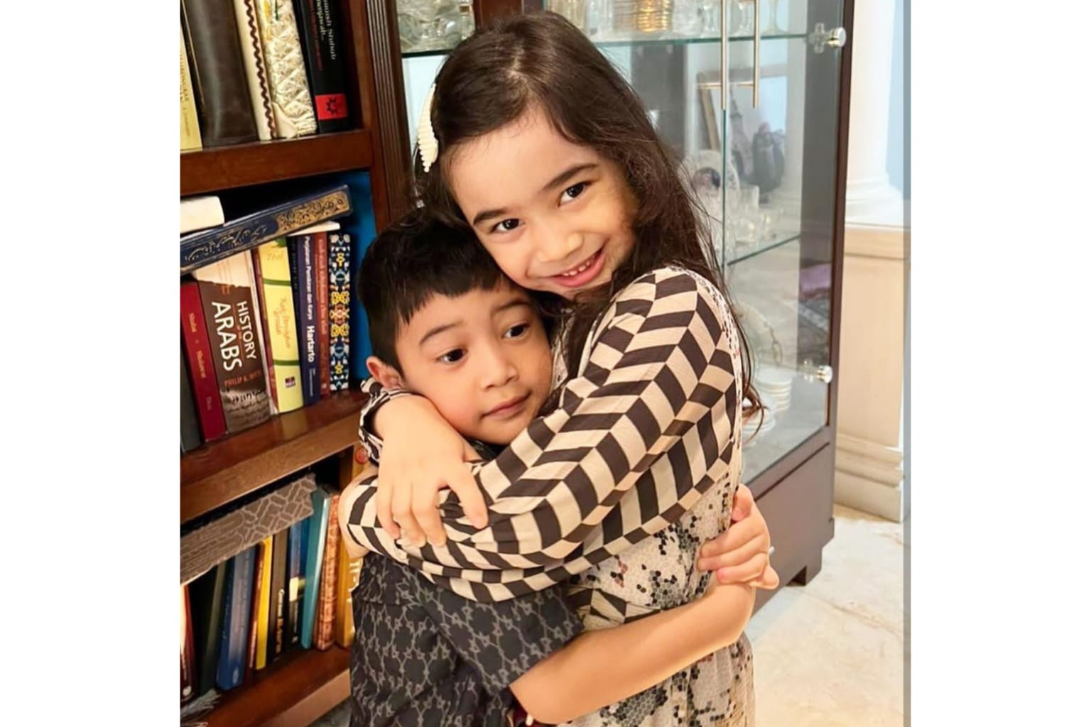 Keakraban anak-anak Nabila Syakieb