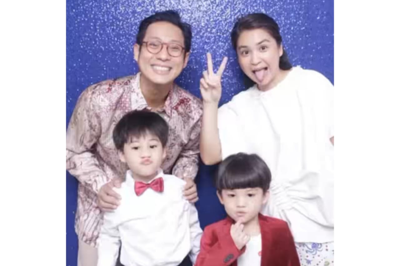 Putri Titian hadir di acara kelulusan sekolah Anak