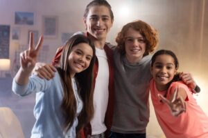 Cara Orang Tua Bimbing Anak Remaja agar Punya Pertemanan yang Sehat