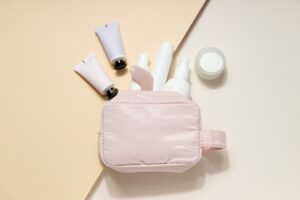 Rekomendasi Travel Kit Skincare yang Praktis Dibawa Jalan-jalan