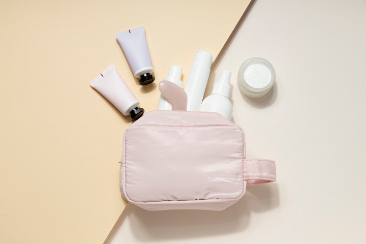 Rekomendasi Travel Kit Skincare yang Praktis Dibawa Jalan-jalan