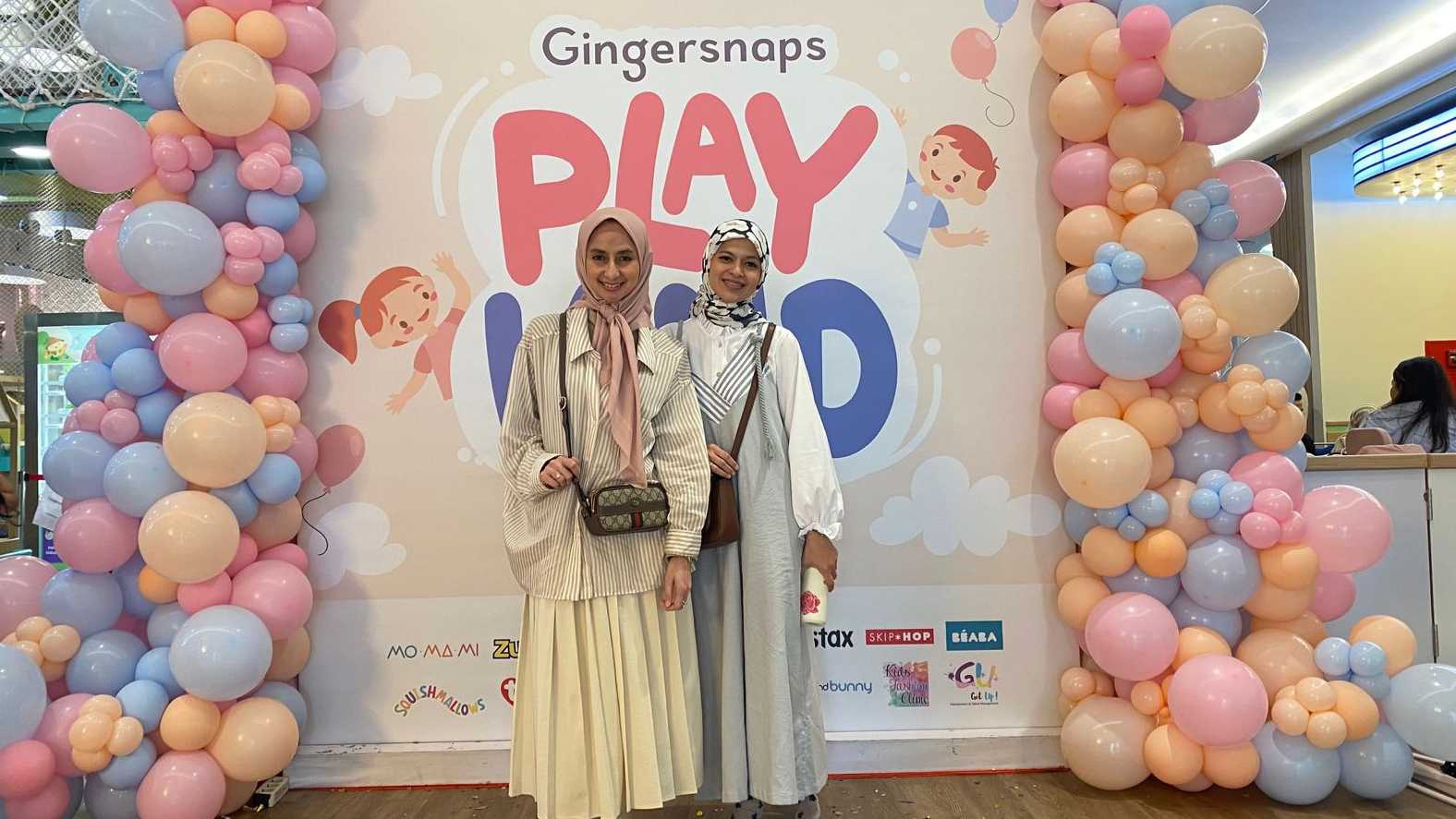 Anak Enggak Cranky, Ini Trik Celeb Mom Pilih Baju Anak