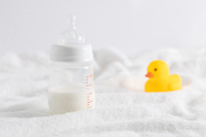 Perhatikan, Moms! Ini Tanda Bayi Tidak Cocok Minum Susu Formula