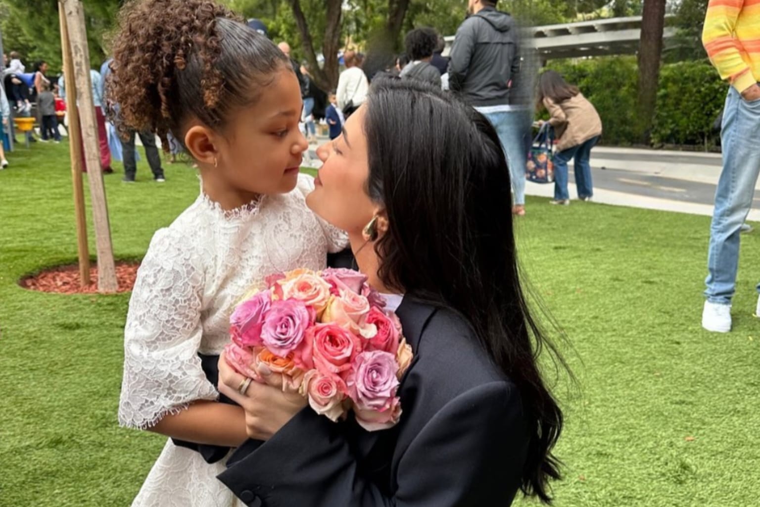 Kylie Jenner dan Anaknya