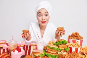 7 Kebiasaan Makan yang Bisa Picu Kolesterol Tinggi